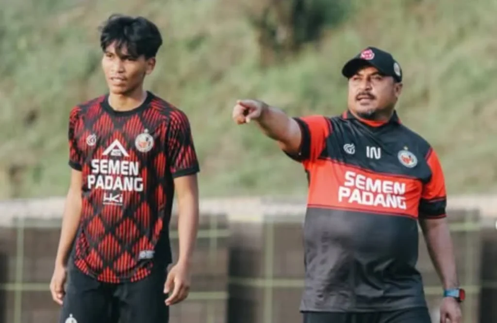 Semen Padang Turun Kasta, Imran Tak Sungkan Singgung Masalah di Luar Lapangan
