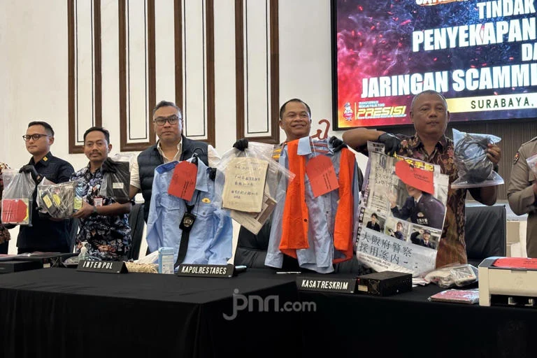 Sindikat Scam Internasional di Surabaya Menyamar Polisi, Korban Diperas Ratusan Juta