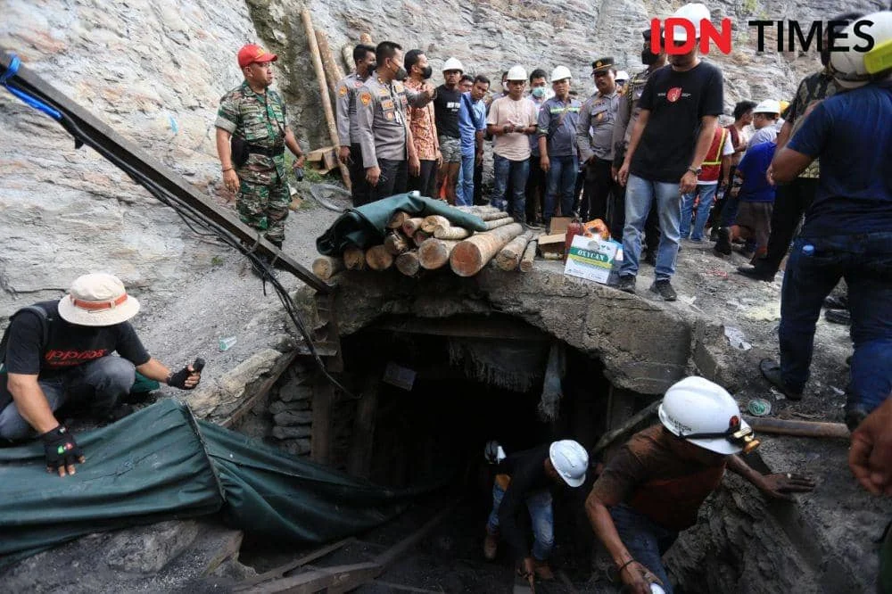 Tambang Batu Bara Meledak, 8 Orang Tewas dan 38 Terjebak di Bawah Tanah