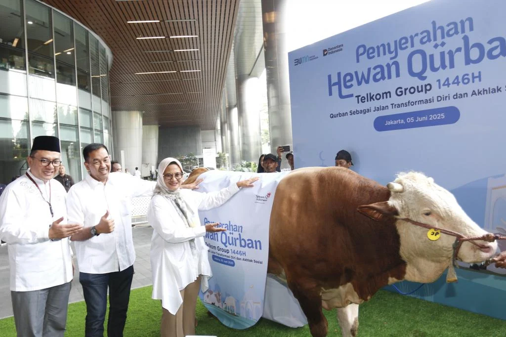 TelkomGroup Salurkan 910 Hewan Kurban untuk 62 Ribu Warga