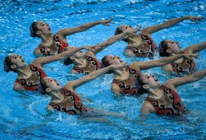 Tim Rusia Beraksi di Ajang Team Acrobatic World Cup Seni Renang Artistik 2026 di Xi'an
