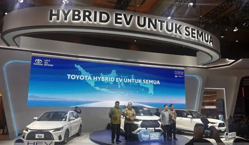 Toyota Hadirkan Solusi Mobilitas Ramah Lingkungan di IIMS Surabaya 2026