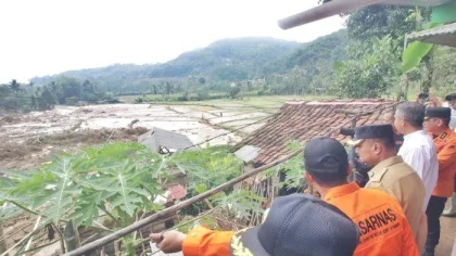 Tragis, Tanah Longsor di Subang Tewaskan 2 Warga