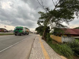 Truk Mendadak Hentikan di Terminal Karya Jaya, Anggota Dishub Palembang Nyaris Diamuk Massa