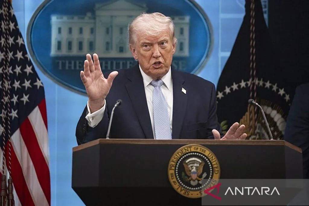 Trump Minta Revisi Kesepakatan Iran, Fokus pada Uranium dan Selat Hormuz