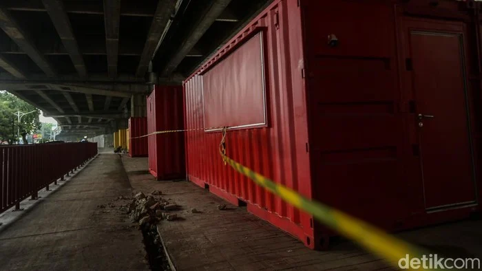 Vandalisme Mengancam Kontainer Wisata Air Kalimalang yang Belum Selesai Dibangun