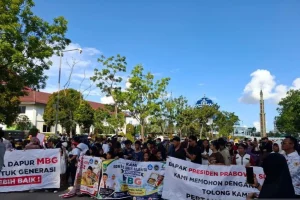 Anak-Anak Usia Sekolah Mendukung Program Makan Bergizi Gratis di Batam