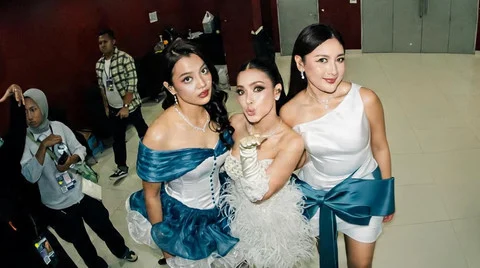 Aruma, Meiska, dan Prinsa Mandagie Ingin Remake Lagu 'Kamu Bukan Kekasihku'