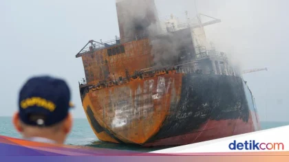AS Tembak Rudal ke Kapal Tanker yang Melanggar di Pelabuhan Iran