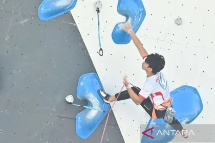 Atlet Indonesia Putra Tri Ramadani Raih Emas di Lead World Climbing Series Praha 2026