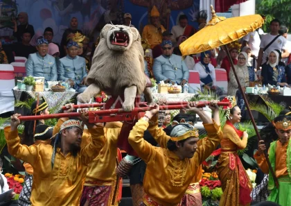 Bogor Rayakan Hari Jadi ke-544 dengan Helaran Dongdang