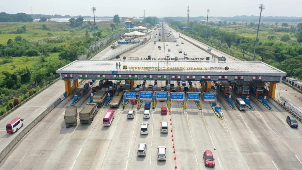 Bule Georgia Nyasar Masuk Tol Pasteur Pakai Motor Akibat Google Maps