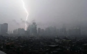 Cuaca Jabodetabek Hari Ini Siang hingga Sore Berpotensi Hujan Ringan