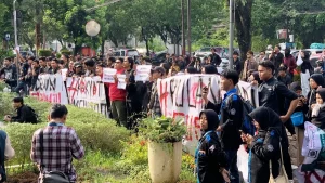 Demonstrasi Mahasiswa di Solo dan Semarang: Mereka Tuntut Evaluasi Program MBG