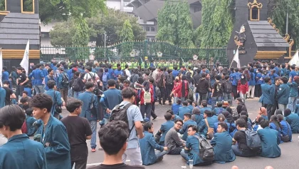 Demonstrasi Mahasiswa Semarang: Mencari Solusi Krisis Ekonomi