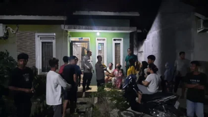 Detik-detik Pocong Mengetuk Jendela Kamar Nina, Gempar!
