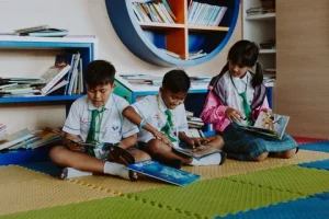 Di Balik Sampul Buku, Tersembunyi Privilese Pendidikan