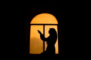Doa yang Kehilangan Makna, Kondisi Kemiskinan yang Membuat Orang Tidak Percaya Diri