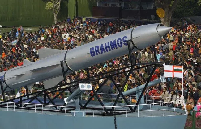DPR Soroti Rencana Pengadaan Rudal BrahMos, Pemerintah Diminta Transparan