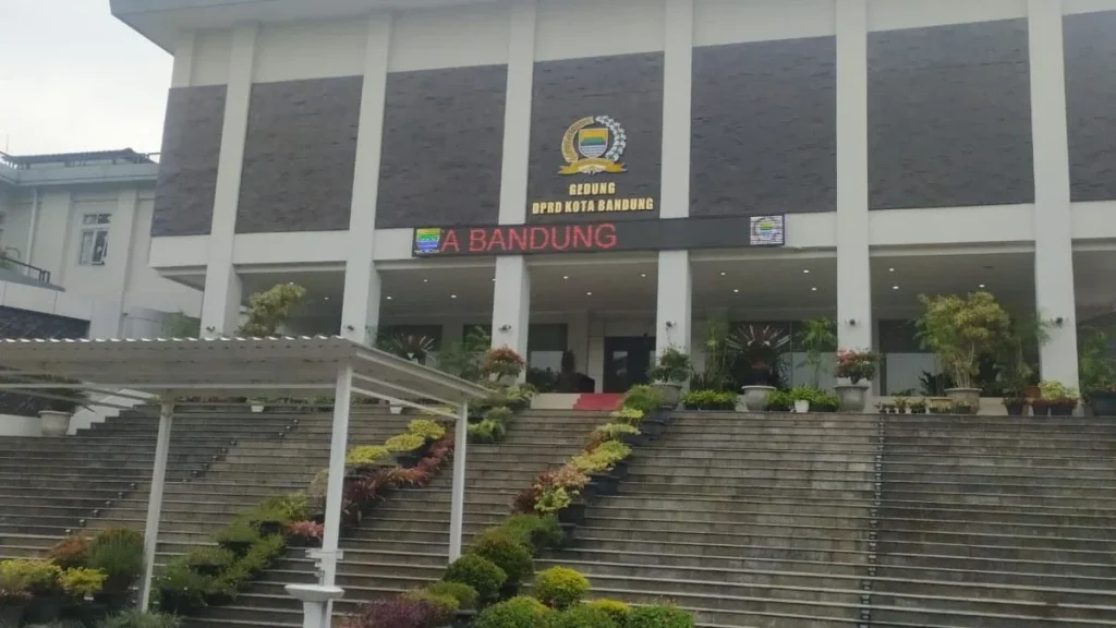 DPRD Kota Bandung Usulkan Raperda Administrasi Kependudukan untuk Membantu Transformasi Digital