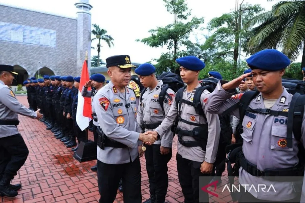 Dua Brimob Polda Banten Dikeroyok dan Dibacok Debt Collector