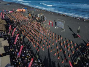 Festival Tari Segoro Topeng Kaliwungu di Pantai Watu Pecak Lumajang