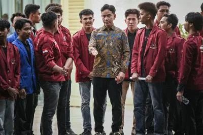 Gibran Rakabuming Raka Terima Aspirasi Mahasiswa, Akan Sampaikan ke Prabowo