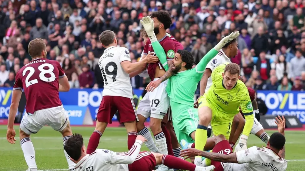 Gol Jerman Dianulir VAR, Juergen Klopp Sindir Arsenal