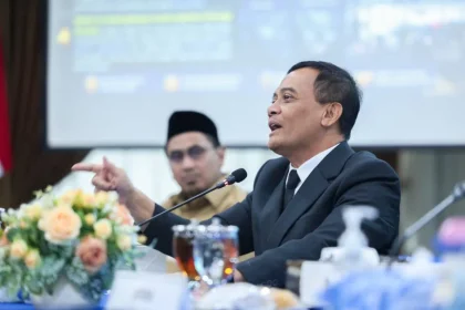 Gubernur Luthfi Realokasi Rp200 Miliar untuk Perbaikan Jalan di Jawa Tengah