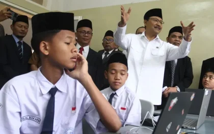 Gus Ipul Hadiri Acara Open House Sekolah Rakyat Surabaya