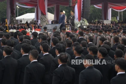 Jokowi Hadiri Upacara Hari Bhayangkara di Jakarta
