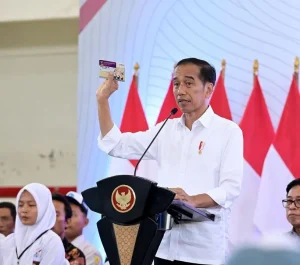 Jokowi Keliling Daerah untuk Pertegas Posisi PSI