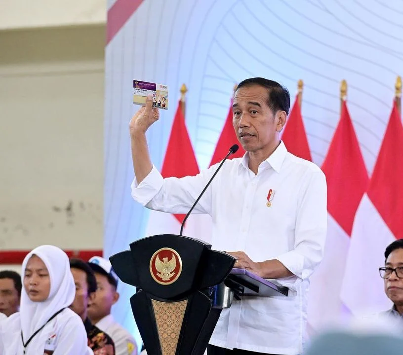 Jokowi Keliling Daerah untuk Pertegas Posisi PSI