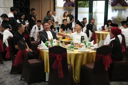 Kaesang dan Gubernur Sumsel Herman Deru Nonton Bareng Timnas vs Oman di Palembang