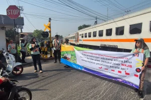 KAI Ajak Pengendara Disiplin dan Imbau Warga Jauhi Jalur Rel