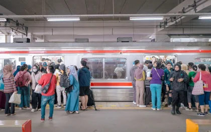 KAI Commuter Catat 326.300 Penumpang Padati Stasiun Wisata di Jabodetabek