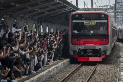 KAI Operasikan 391 Kereta Stainless Steel New Generation Produksi INKA