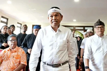 KDM Jenguk Korban Penyekapan dan Penganiayaan di Bandung
