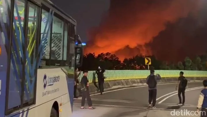Kebakaran di Kemayoran Jakpus, Transjakarta Alihkan Rute