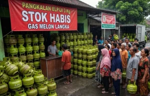 Kelangkaan Gas Melon Langka di Indramayu, Lucky Hakim Minta Polisi Turun Tangan
