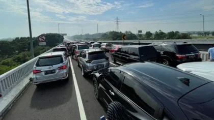 Kepadatan Lalu Lintas di Tol Japek dan Dalkot Disebabkan Perbaikan Jalan