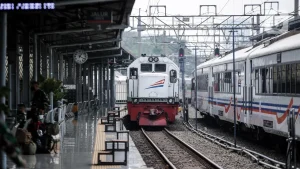 Kereta Api dari Gambir Bisa Naik di Stasiun Jatinegara