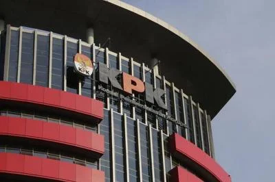 KPK Sita Mobil Diduga Dipakai untuk Suap Jabatan Sekda di Kuansing