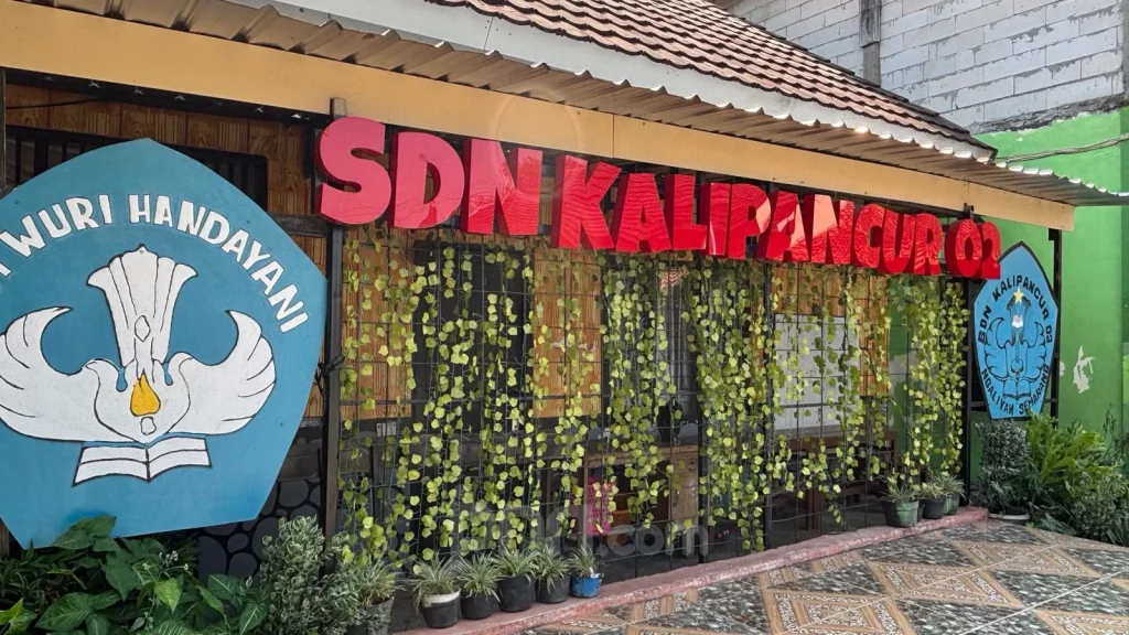 Kronologi Suami Tusuk Istri di SDN Kalipancur 2 Semarang