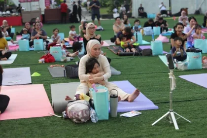 Manfaat Yoga Bersama Anak: Perkuat Bonding dan Dukung Tumbuh Kembang