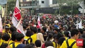 Massa Mahasiswa di Sekitar HI Bubar, Lanjutkan Long March Menuju Semanggi