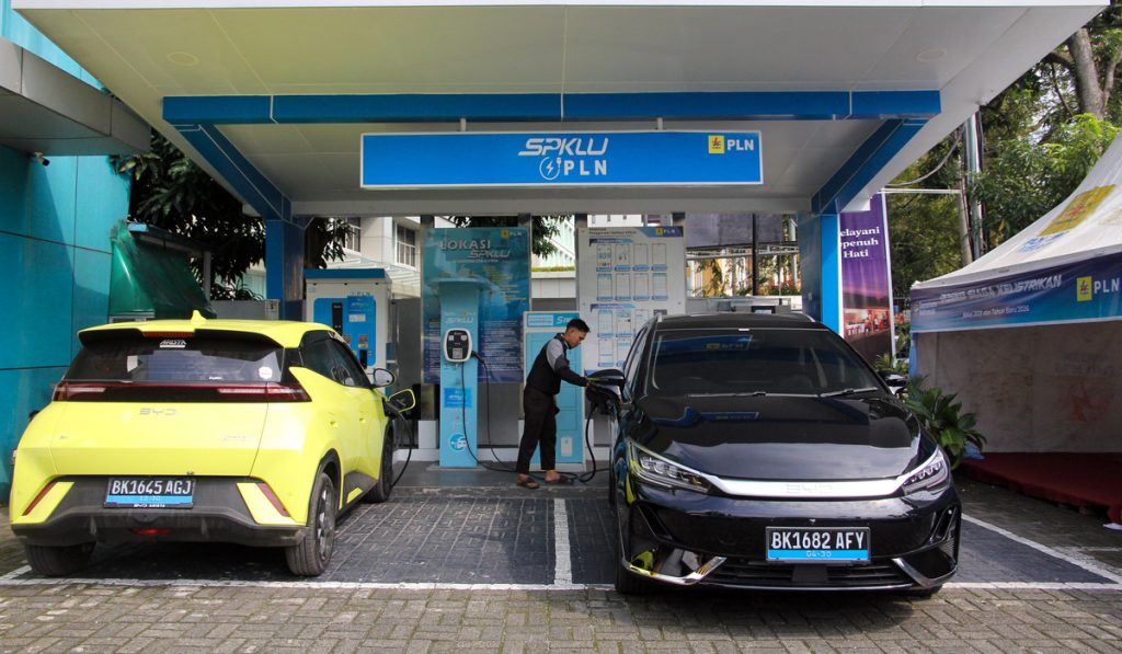 Masyarakat Semakin Banyak Beralih ke Mobil Listrik: Perubahan Tren Otomotif