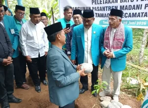 Membangun Pesantren Bukan untuk Melawan Negara