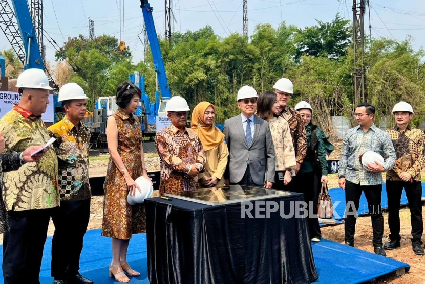 Mendikdasmen Hadiri Peletakan Batu Pertama Pembangunan Kampus Baru SPH Pluit
