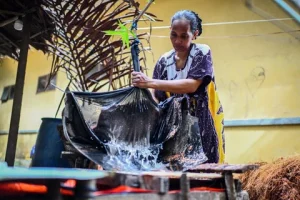 Mengenal Sagu Tradisional di Tulehu, Maluku